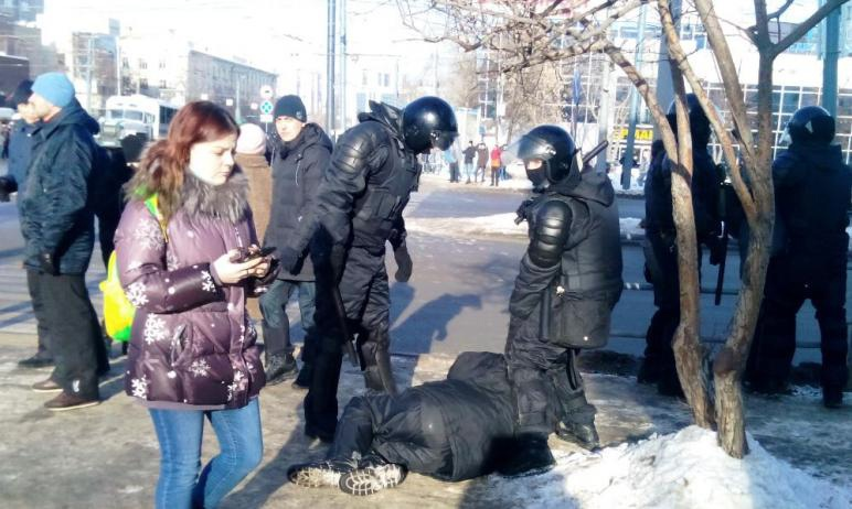 Организаторы несанкционированных митингов за Навального в Челябинске выплатят полиции более 1,7 миллиона рублей