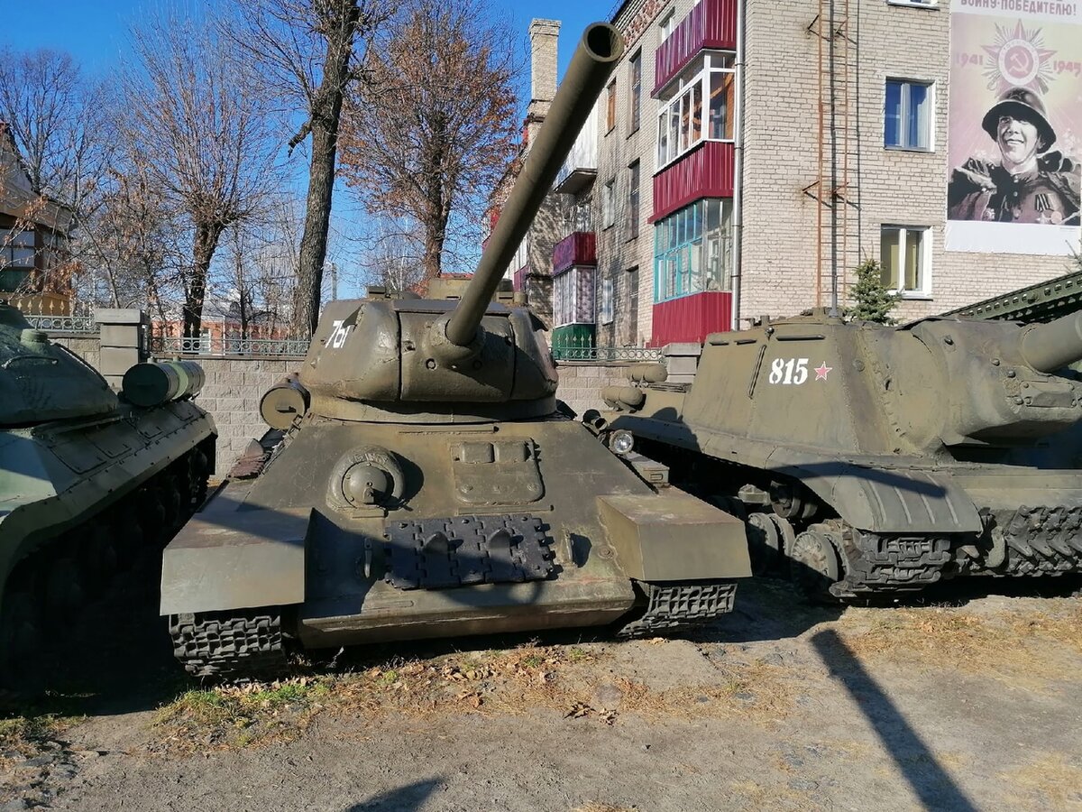 Фото автора. Советский средний танк Т-34-85 в музее военной славы г. Гомеля. Ещё 1 фото справа ->->->