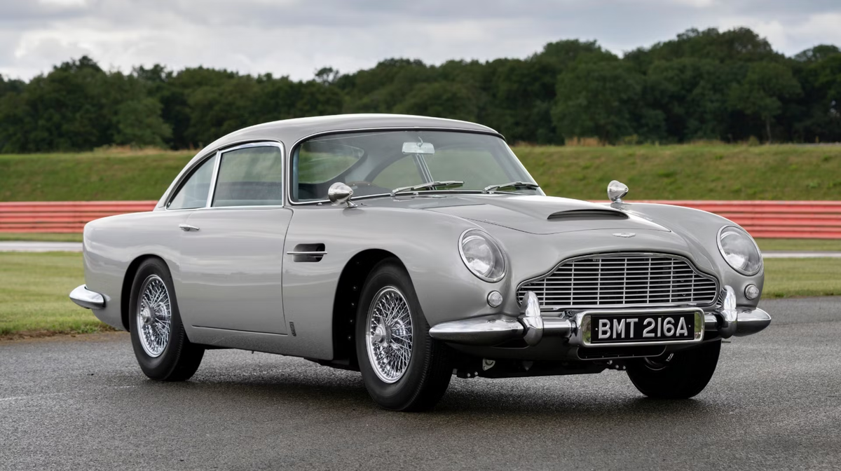 Aston Martin db5 автомобиль Джеймса Бонда