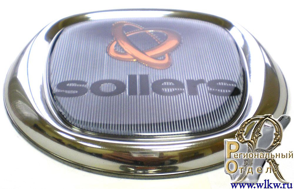 Варианты исполнения шильдика Соллерс. Шильд имеет полимерное покрытие по центру. Что бы смола не растекалась как попало, по краю смолы имеется внутренний бортик, где смола и останавливается.