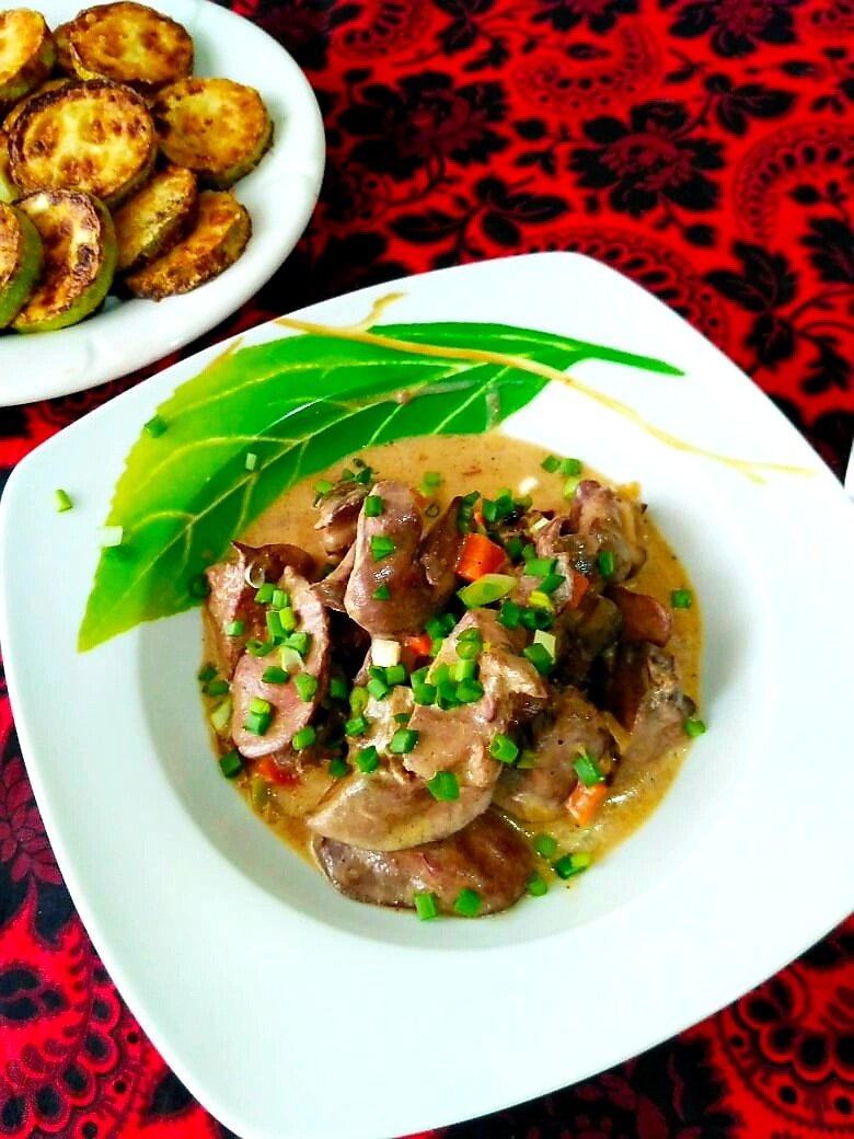 #печень в сметанном соусе 