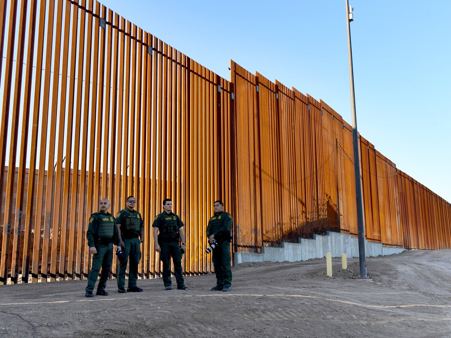 Mexico border. Граница между США И Мексикой. Стена между Мексикой и США. Забор на границе Мексики и США. Забор на границе с Мексикой.