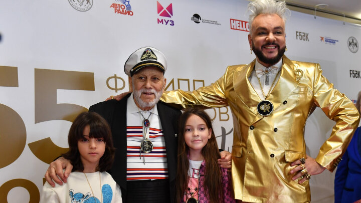 Филипп Киркоров с отцом Бедросом, сыном и дочкой / Фото: Global Look Press