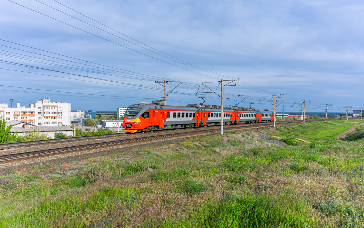 Электропоезд ЭП3Д-0071, 05.2022 года, фото https://railgallery.ru/photo/139416/?vid=182120, автор l.smm34 