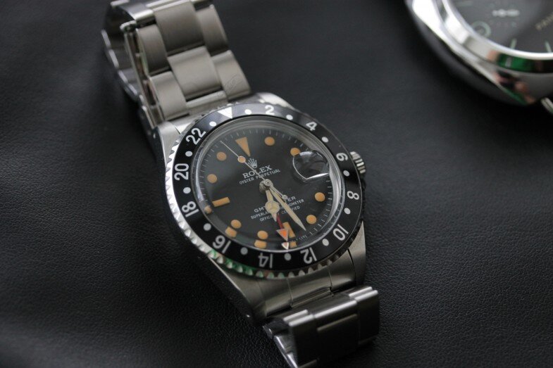 Поддельный винтажный Rolex: цвет люминовы на метках и стрелках не совпадает