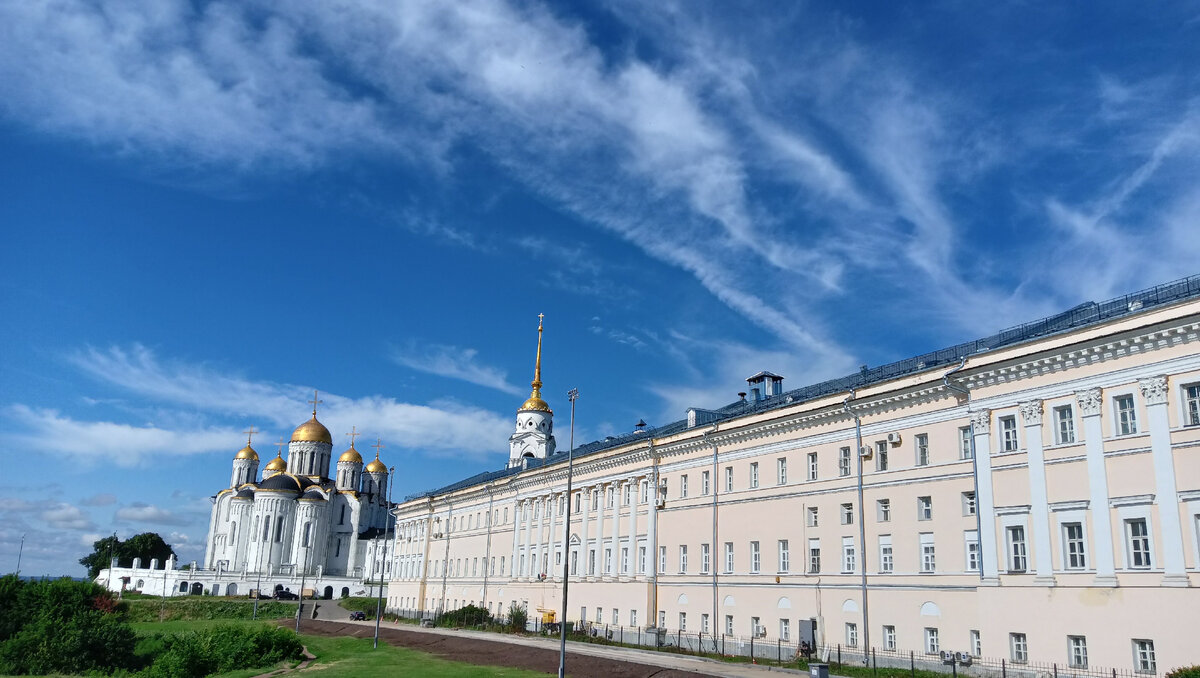 Соборная площадь во Владимире: место, где формируется первое впечатление о  городе | Путешествия на машине | Дзен