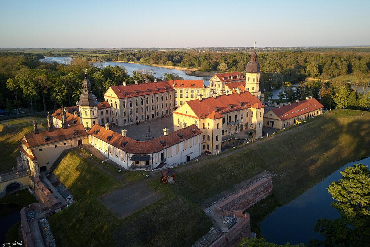 Несвижский замок фото снаружи