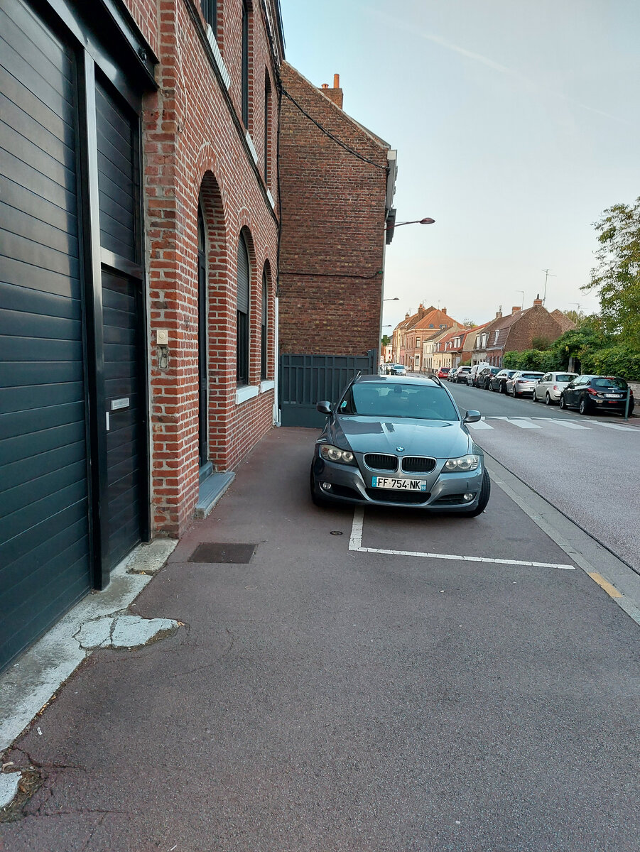 Разметка для слабаков - паркуюсь как хочу!