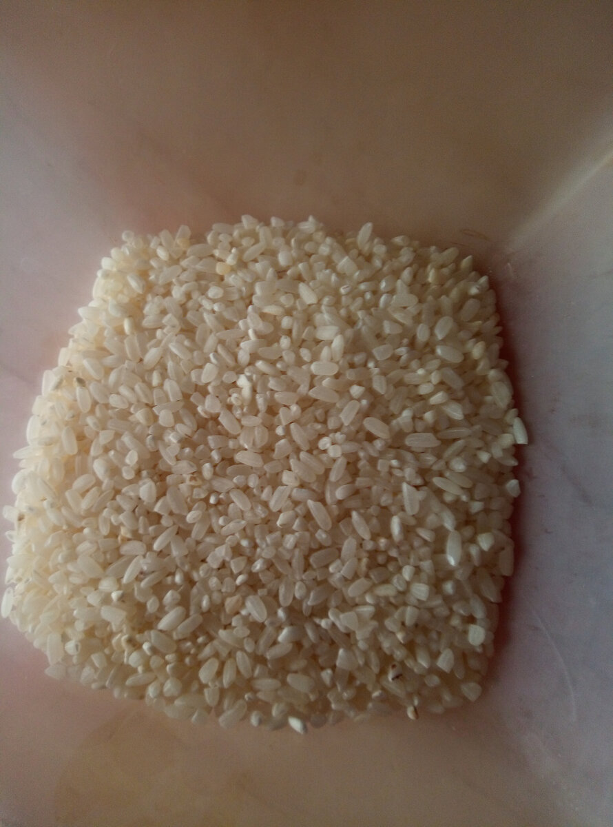 Промываю рис в количестве как на суп. Как закипит, закидываю к простокваше