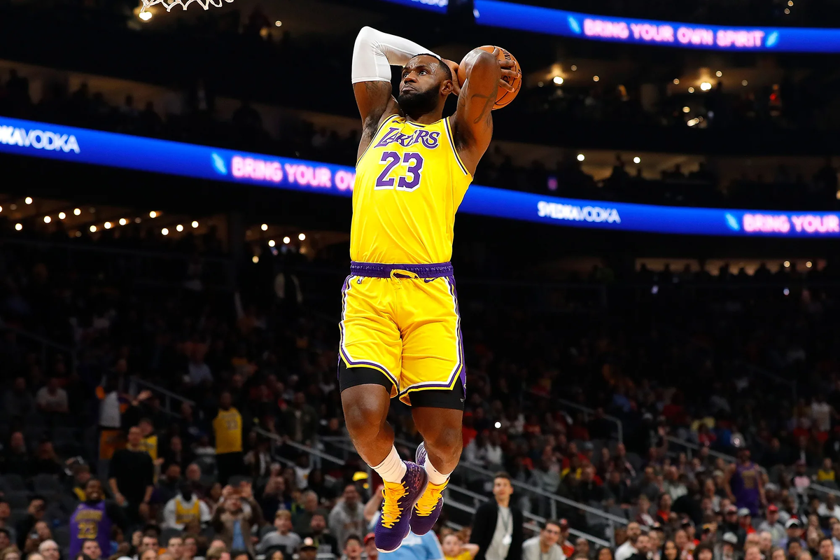 самые результативные игроки нба. очки в нба. тренер лейкерс. стата игроков нба.