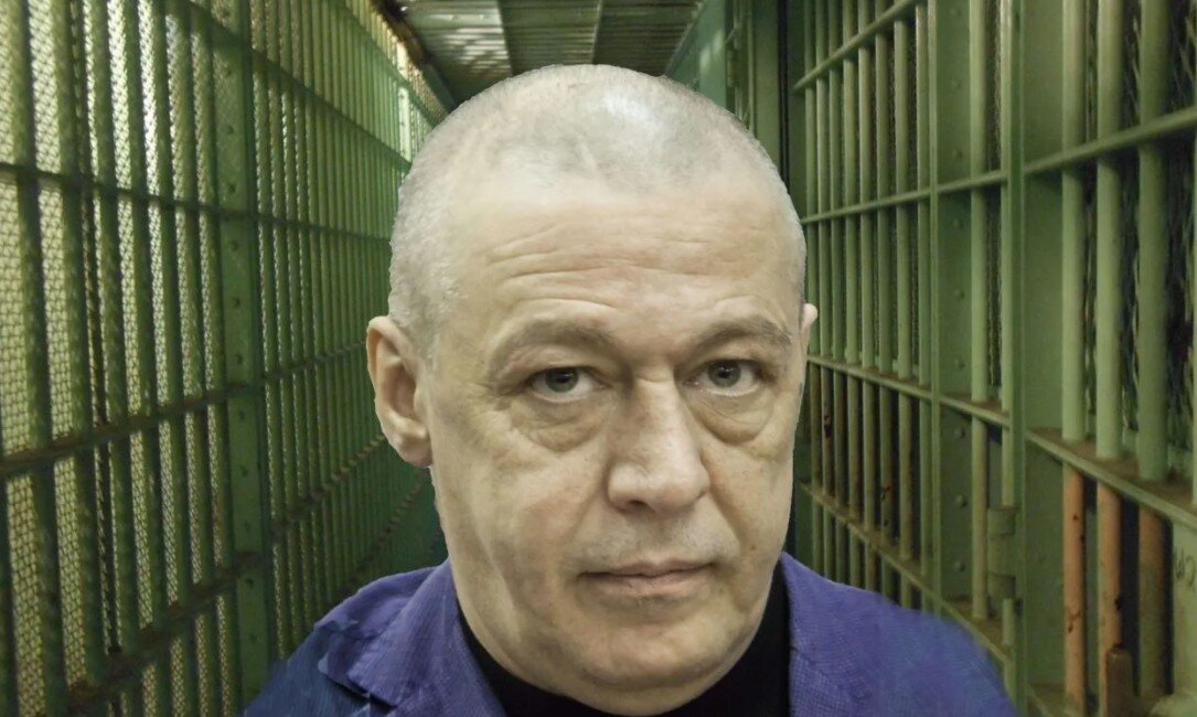 на фото Ефремов