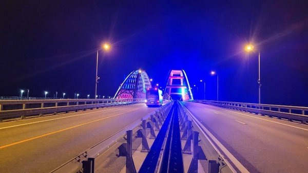     На Крымском мосту открыто движение автобусов