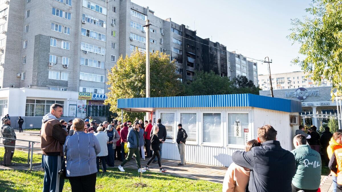    Многоэтажный дом, повреждённый в результате крушения сверхзвукового истребителя-бомбардировщика Су-34 в Ейске© РИА Новости / РИА Новости