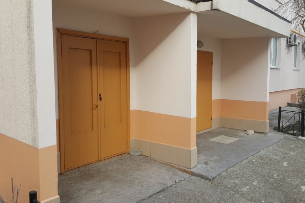    Юрист рассказал, можно ли хранить консервы в подвалах многоэтажного дома