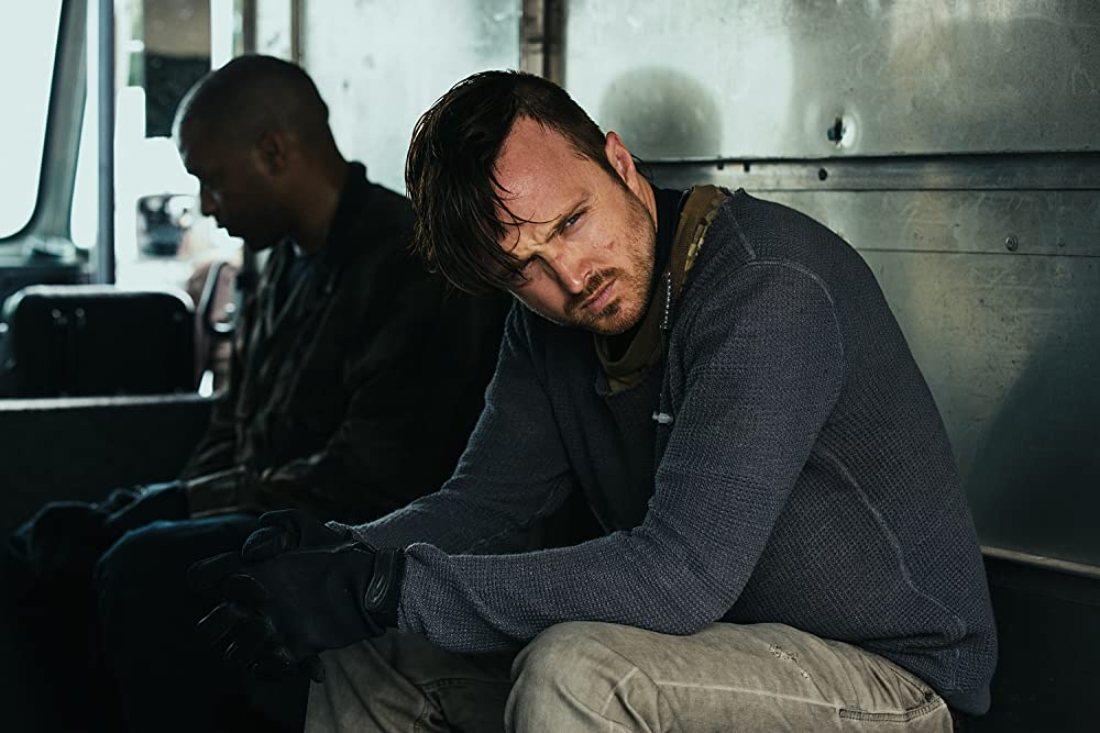 Кадр из фильма Triple 9. Режиссер: Джон Хиллкоут. Оператор: Николас Каракатсанис. Производство: Anonymous Content, MadRiver Pictures, Worldview Entertainment. Показ в России: Парадиз