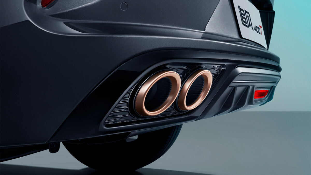 На фото: обновленный кроссовер Exeed LX