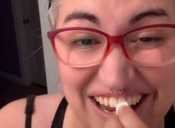 Правда, что меламиновой губкой можно отбелить зубы? | Стоматология ...