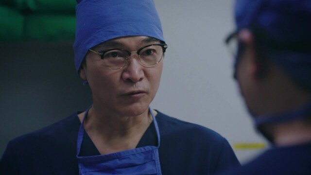    Сериал «Кардиохирурги» – кадр из фильма. Источник IVI @MikeF.