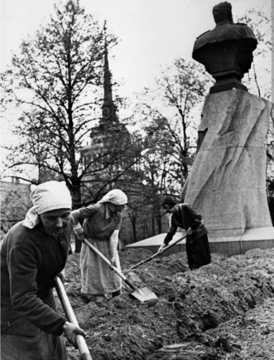 исаакиевский собор во время блокады