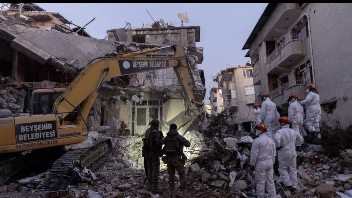 В Турции зафиксировали новые подземные толчки. На этот раз очаг землетрясения пришелся на северный город Чорум. Два толчка магнитудой 3,6 возникли на глубине пять километров. 