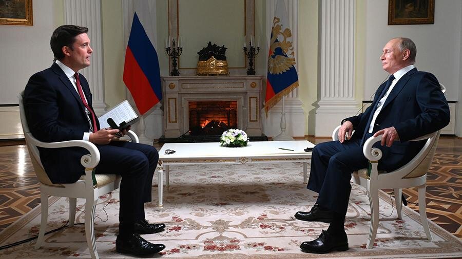 Кир Симмонс попытался "наехать" на В.Путина, но у него не получилось