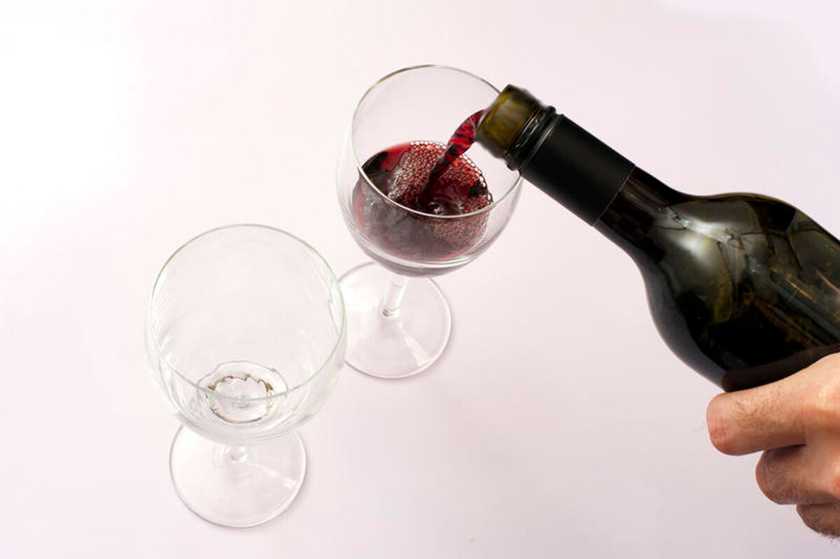 открытая бутылка вина