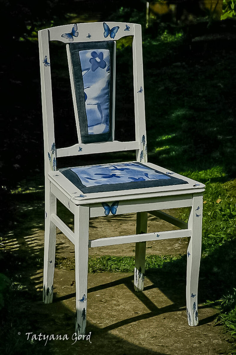 Темное обрамление - джинса, внутри шёлк.