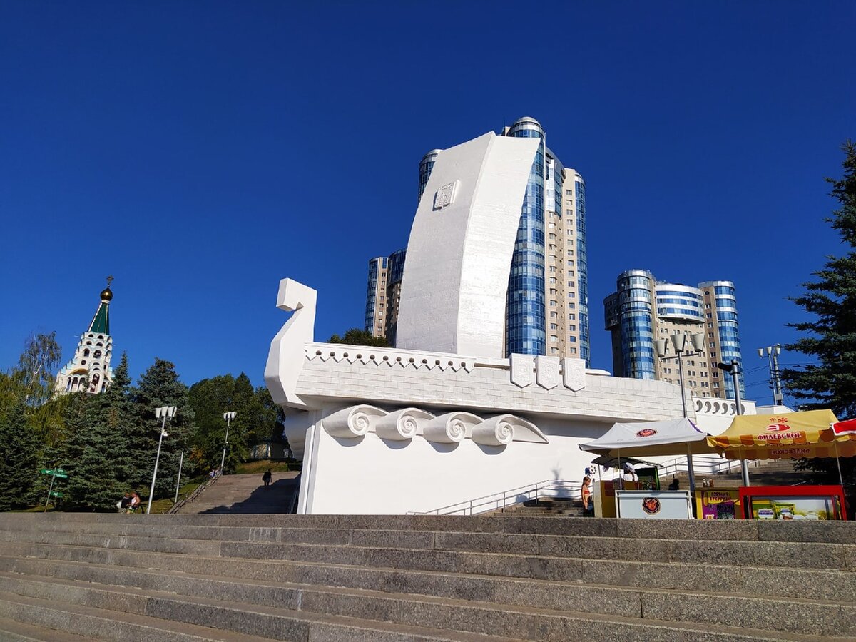 Стела «Ладья», фото из личного архива