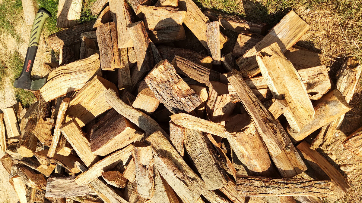 Дубовые колотые дрова