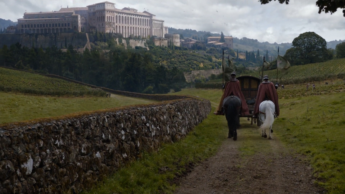 Нам мало показали Простор, а то что показали снимали на территории Испании