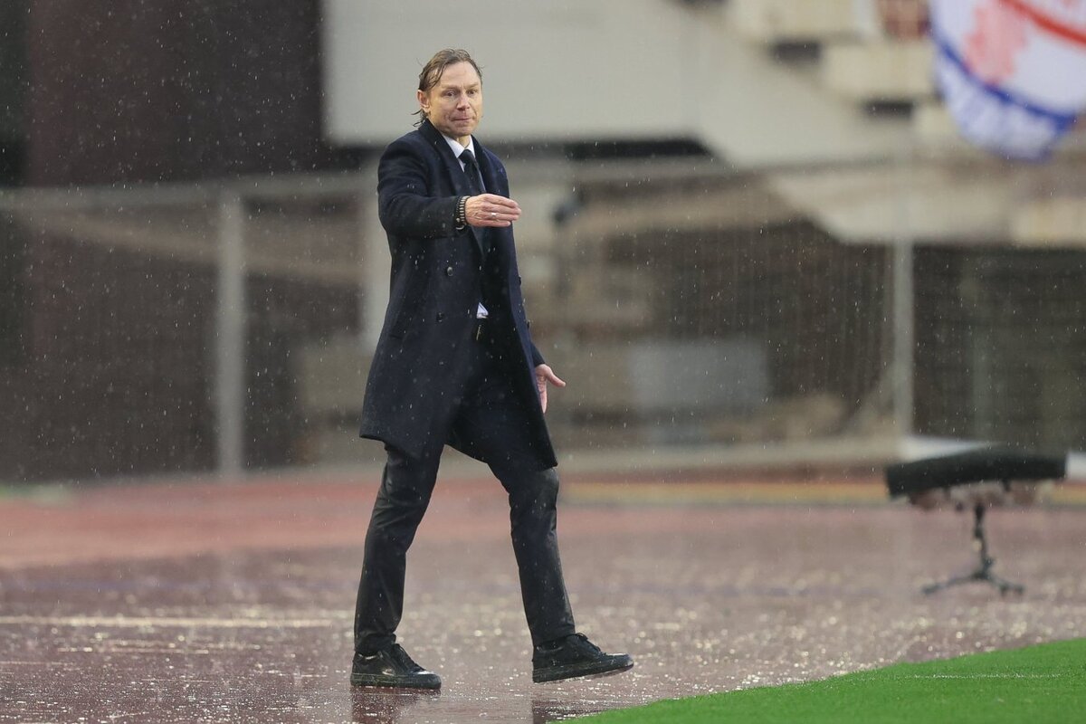 Валерий Карпин может покинуть сборную России по футболу до стыковых матчей за выход на Чемпионат Мира 2022. Источник фото: championat.com