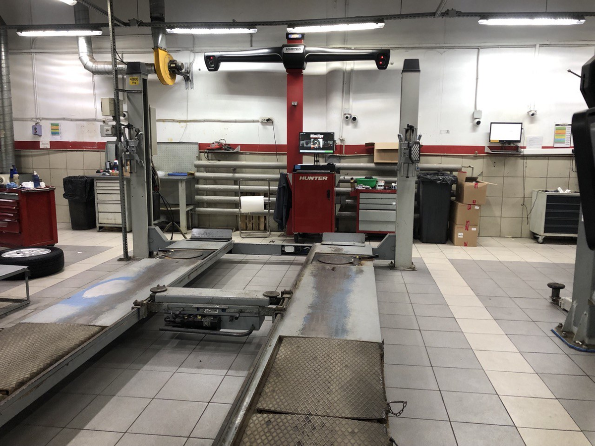 Один из 20 подъемников. никаких ям или мятых порогов, только лучшее оборудование 