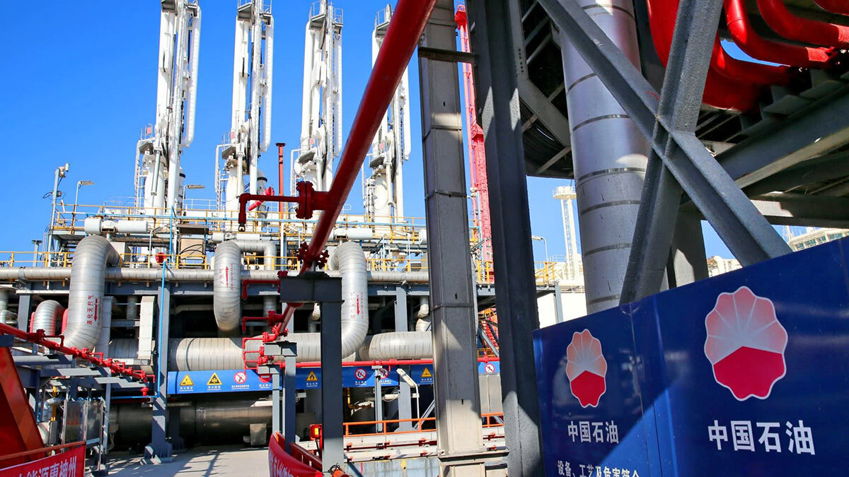 Установка китайских. Импорт газа в Китай. PETROCHINA добыча газа. PETROCHINA— китайская нефтегазовая. Китай импорт СПГ.