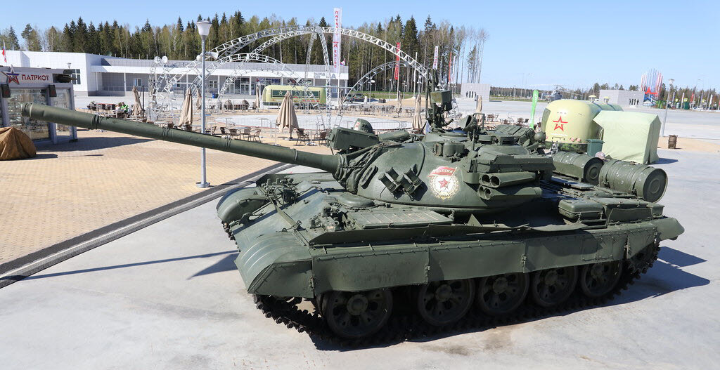 Т-55 "Дрозд" от TAKOM, "Леопард" 2А4 от Звезды (Italeri) и другие новинки сборных моделей.
