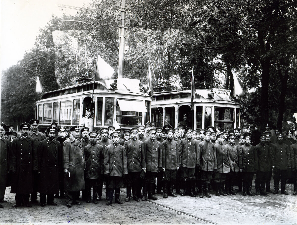 Запуск первого трамвая в Санкт-Петербурге. 29 сентября 1907 года. Фото из коллекции экспозиционно-выставочного комплекса городского электрического транспорта. 