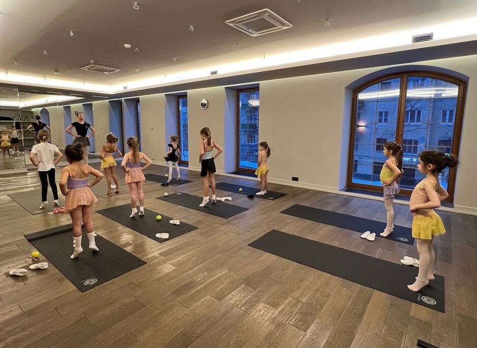 Урок балета в Мастерской балета Егора Симачева 