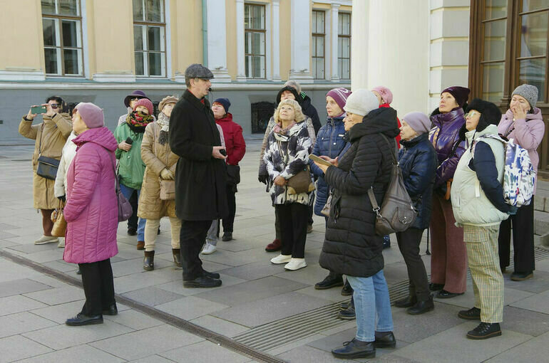Жители новых регионов. Митинг в ульяновске 30. Митинг концерт. Жители новых регионов. Сбор гуманитарной помощи.