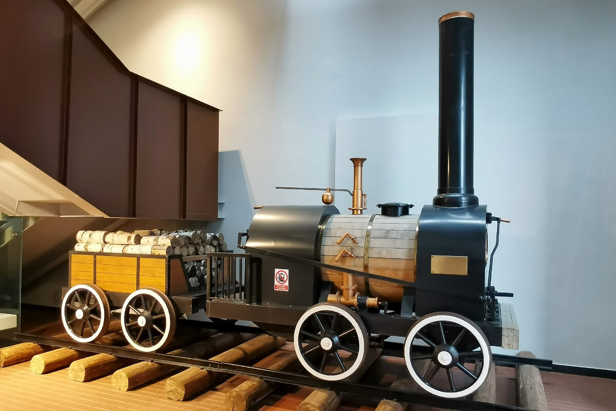 Макет первого паровоза Черепановых... Фото автора.