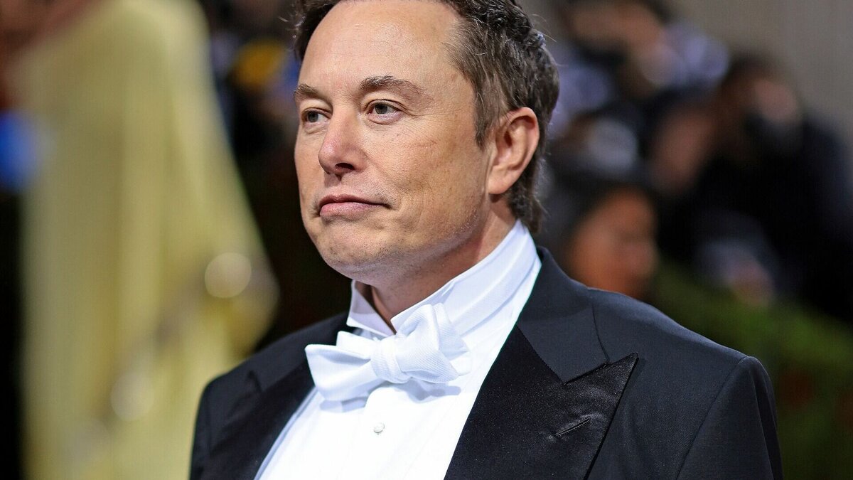     Американский миллиардер и владелец компании SpaceX Илон Маск заявил, что не хочет Третьей мировой войны и не допустит использования гражданских спутников Starlink для разжигания украинского конфликта.