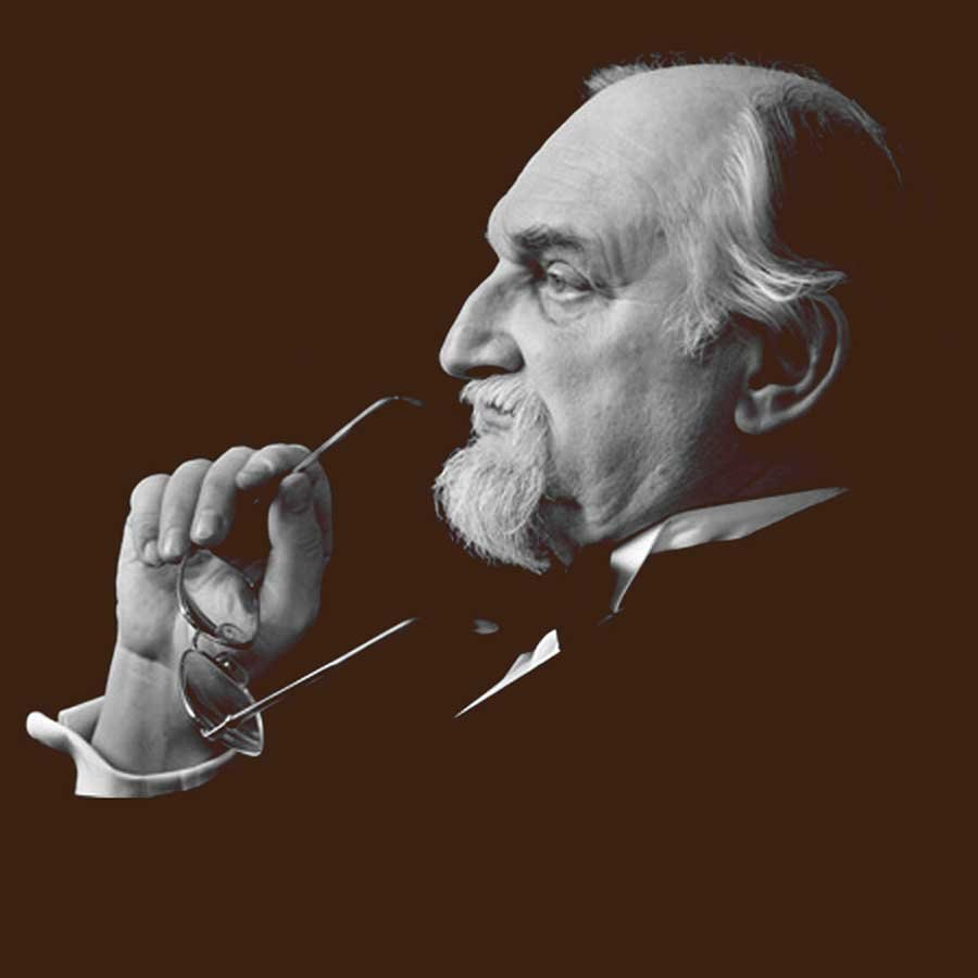 Геннадий Игоревич Гладков (род. 18 февраля 1935, Москва, СССР) — советский и российский композитор, автор музыки к популярным кино- и телефильмам, мультфильмам и мюзиклам. Народный артист Российской Федерации (2002)