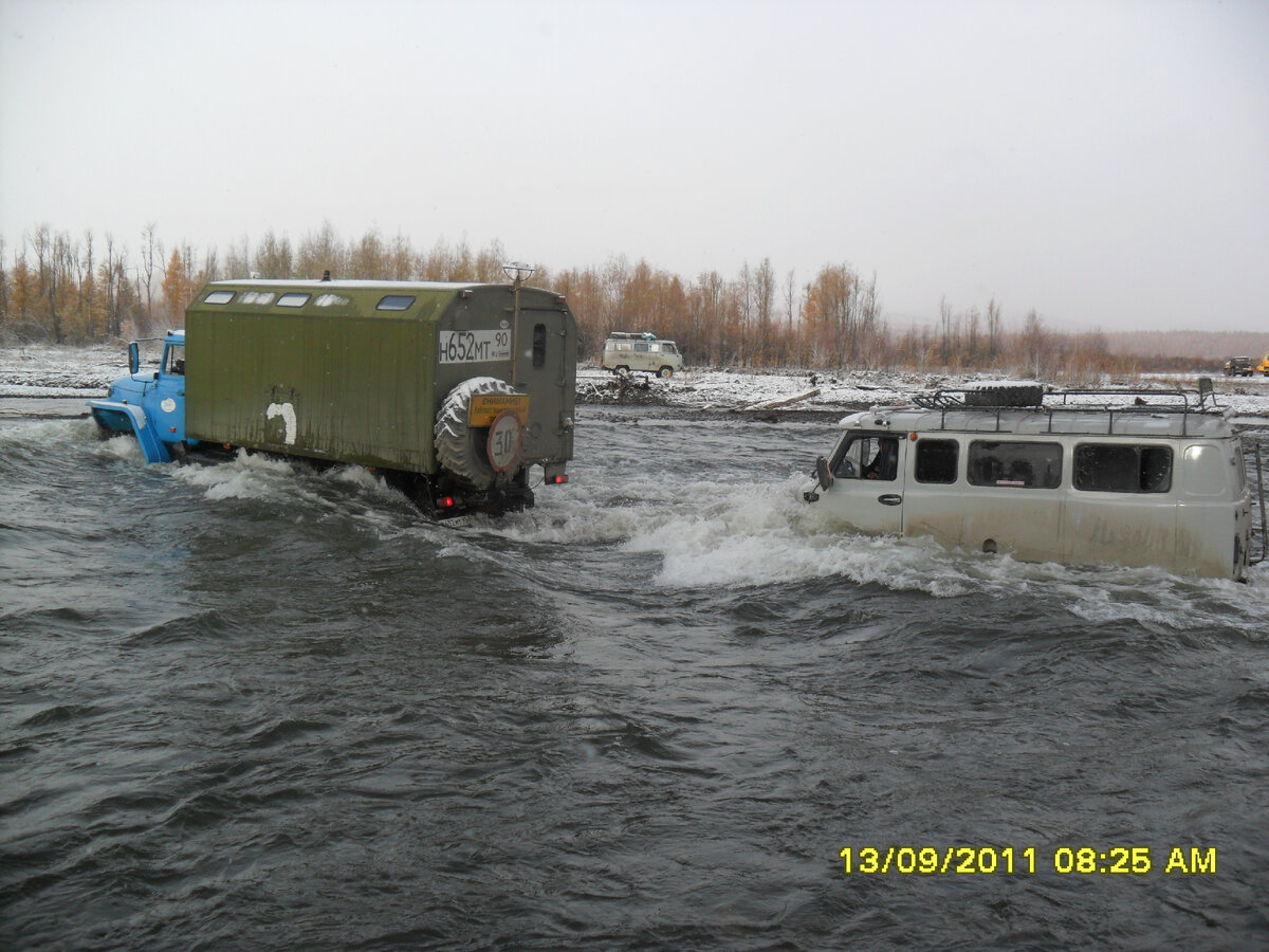 Помощь в переправе местному населению