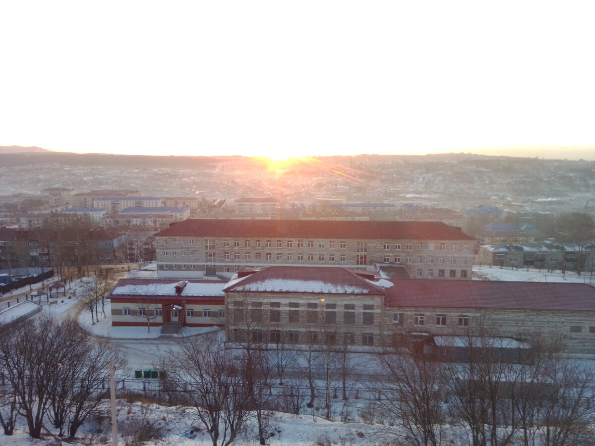 Наш город, но не наша школа))