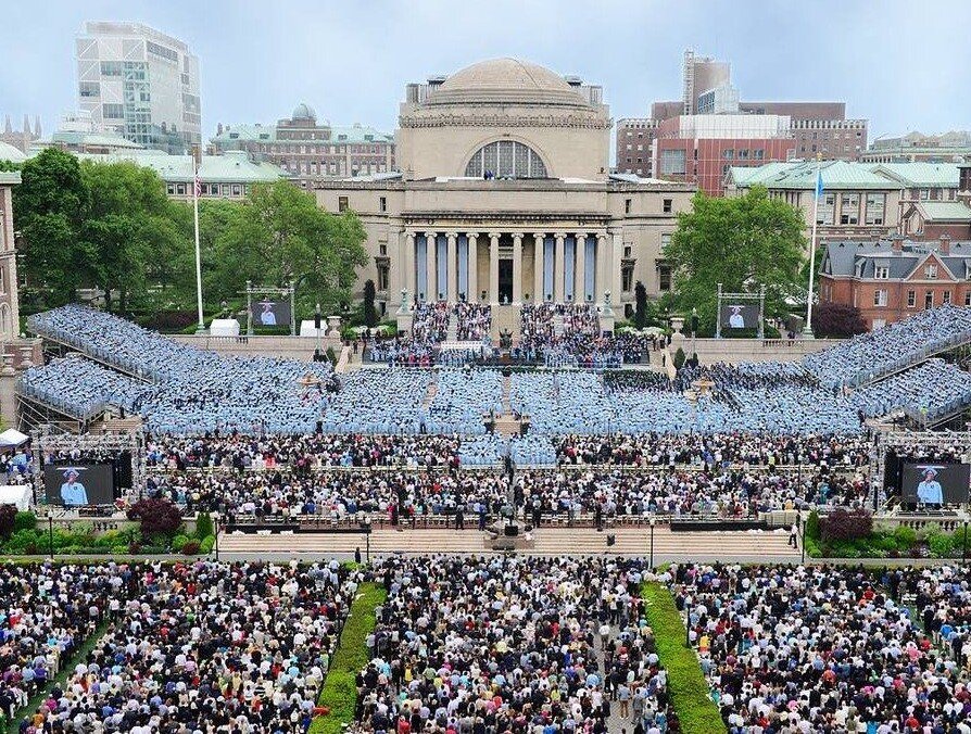 Выпускной в университете