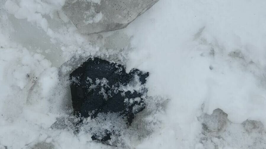     Жители казанского «Солнечного города» пожаловались в редакцию Inkazan на чистку крыш от снега вместе с частями кровли.