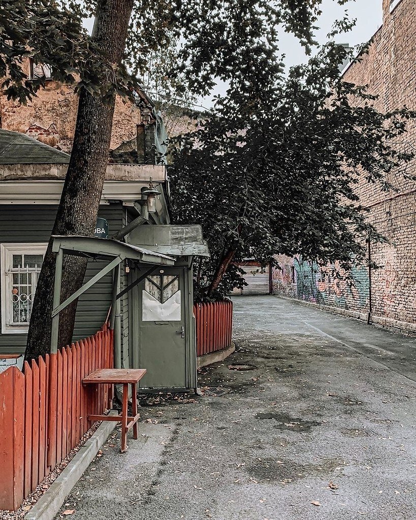 Деревянный домик. Набережная Макарова, 14Б.