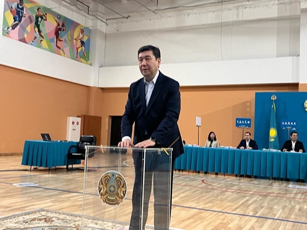    press.kz Эмин Сулейменов