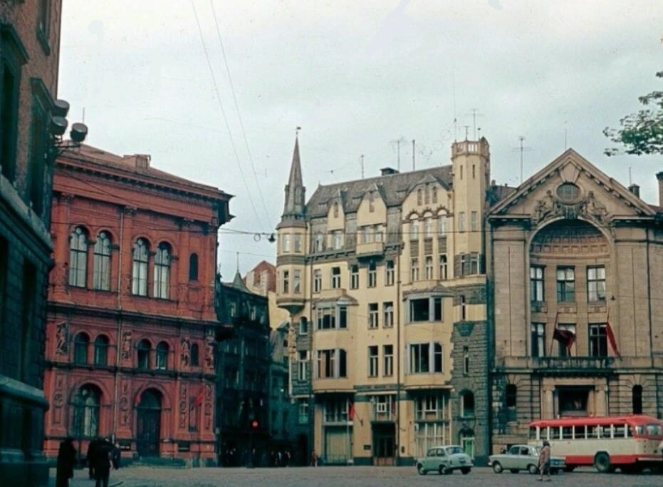 Домская площадь. Архив, источник неизвестен.