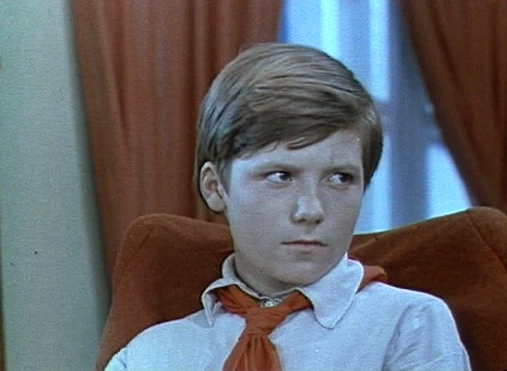 В летние каникулы кинематографисты всегда старались порадовать школьников новыми фильмами. Но так было давно, еще в советское время. Сейчас всем на это наплевать.-4