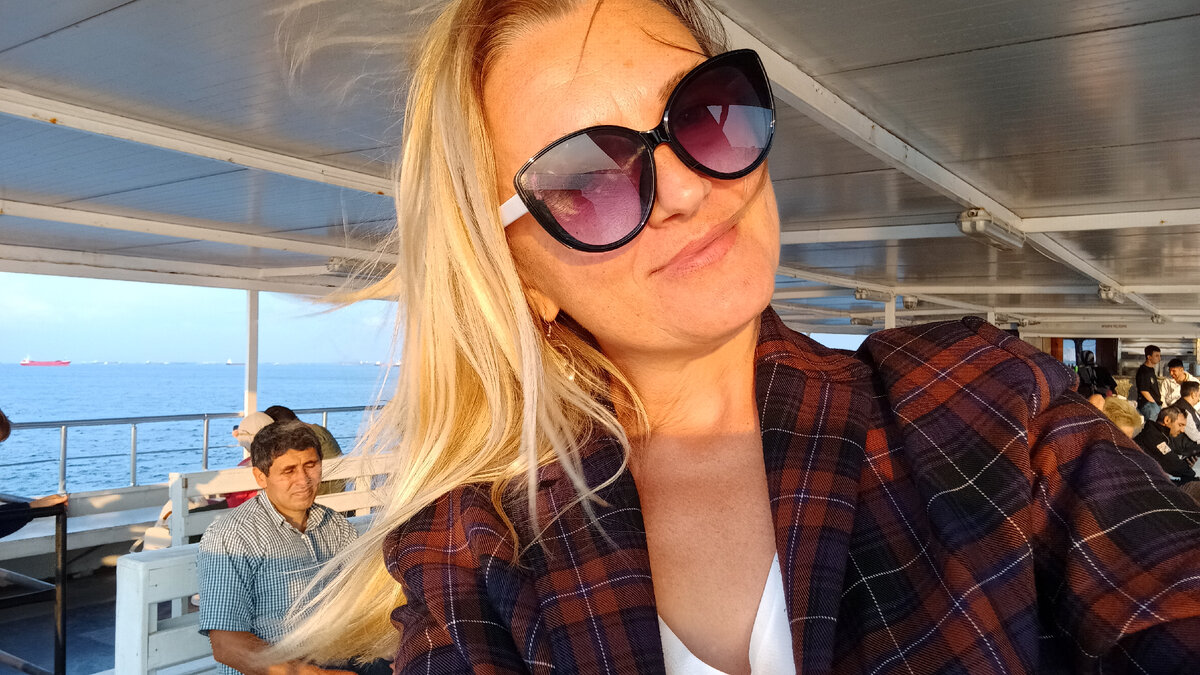 Нерабочая обстановка, но все же. Идём на острова