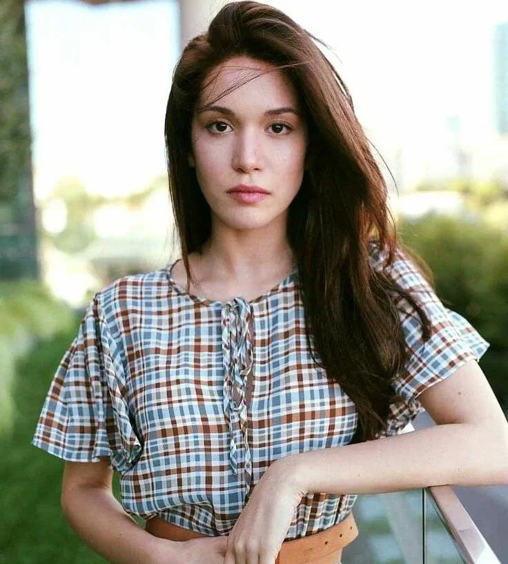 https://allturkserials.com/wp-content/uploads/2021/01/hazal_subashi_23_11_20_01.jpg
